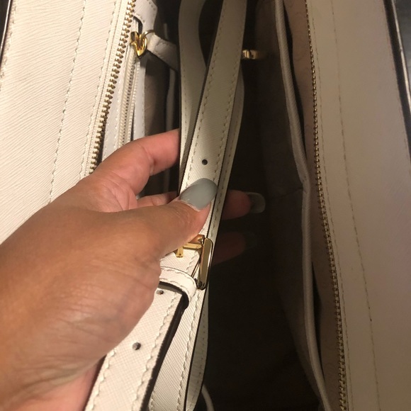 Authentic Michael Kors Handbag - Picture 6 of 7